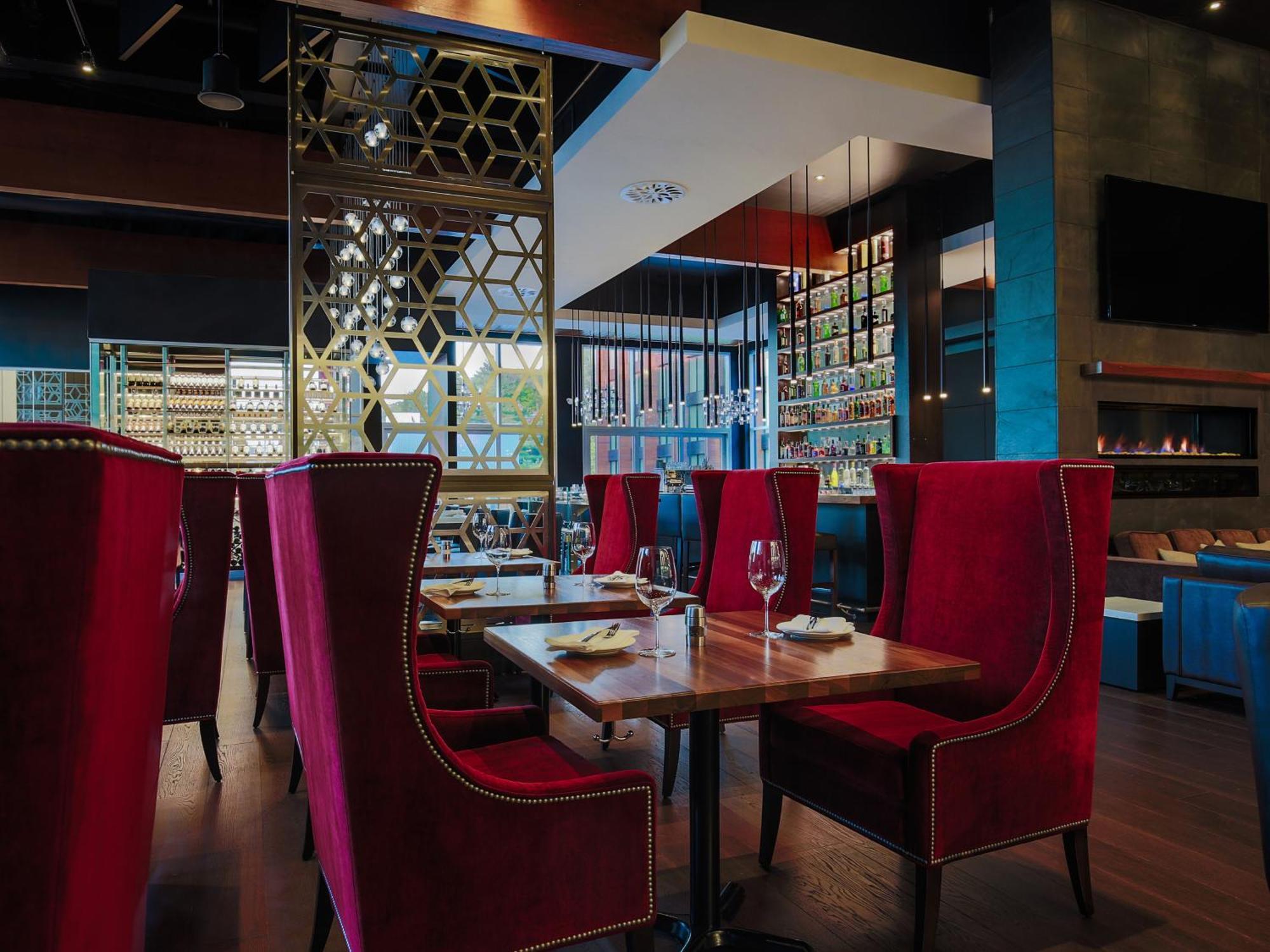 Otl Gouverneur Sherbrooke Ngoại thất bức ảnh Interior of a PF. Chang's in Las Vegas