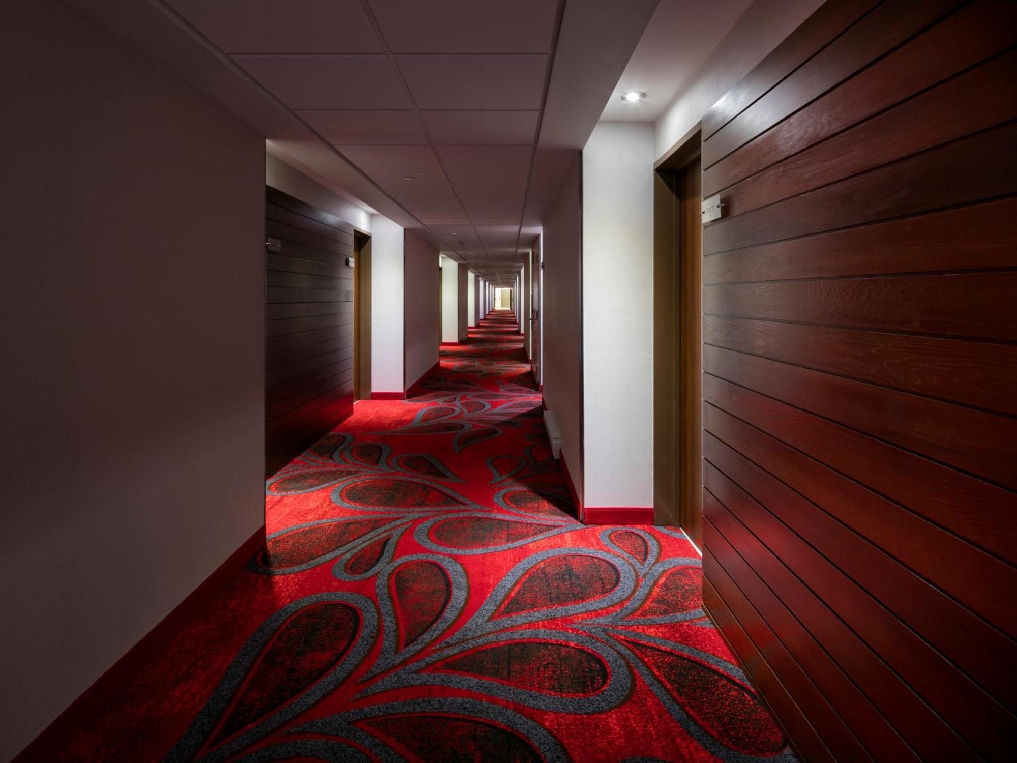 Otl Gouverneur Sherbrooke Ngoại thất bức ảnh A corridor at the hotel
